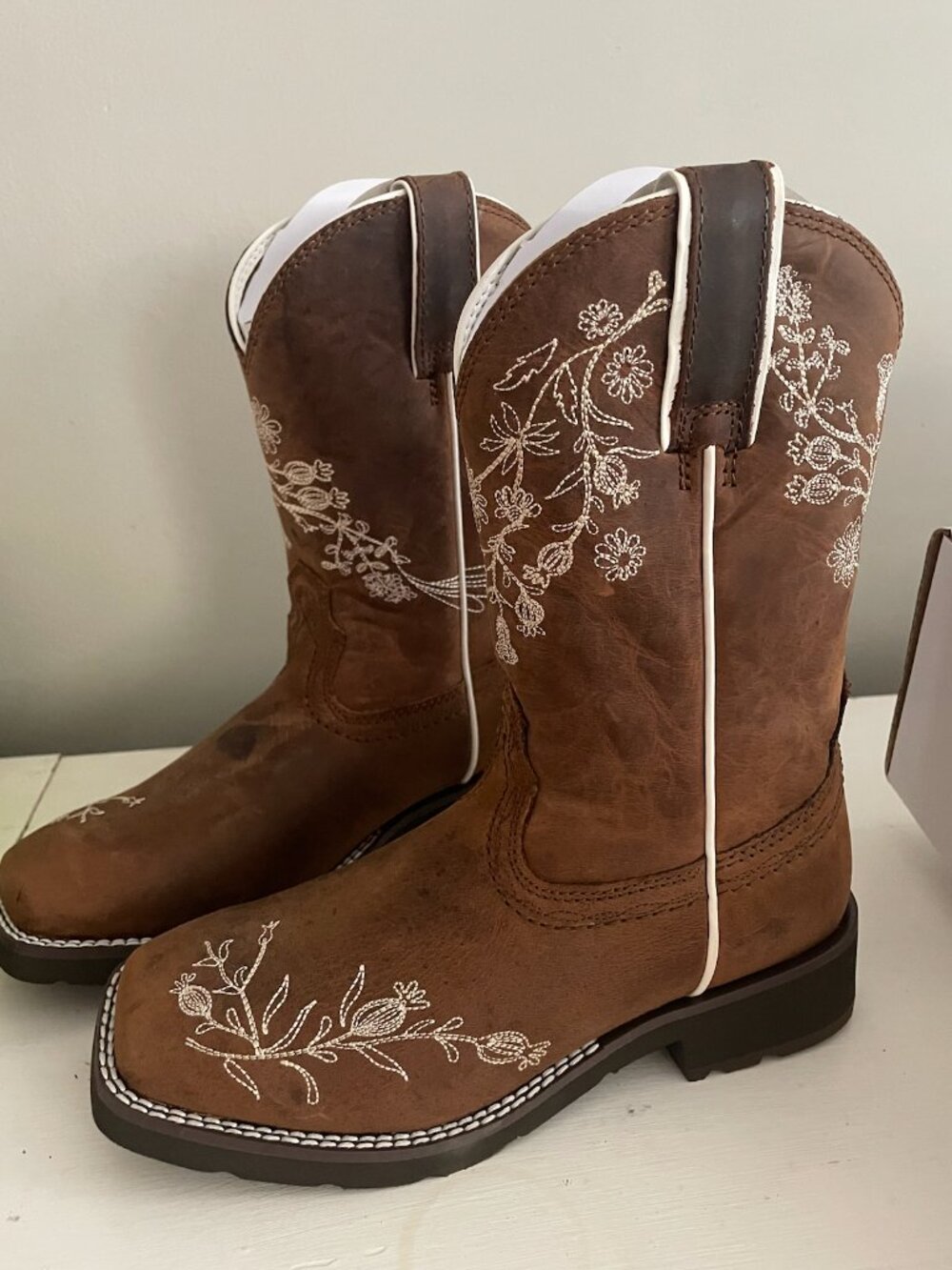 Boot Barn Women's Brown and White Boots REAL LEATHER